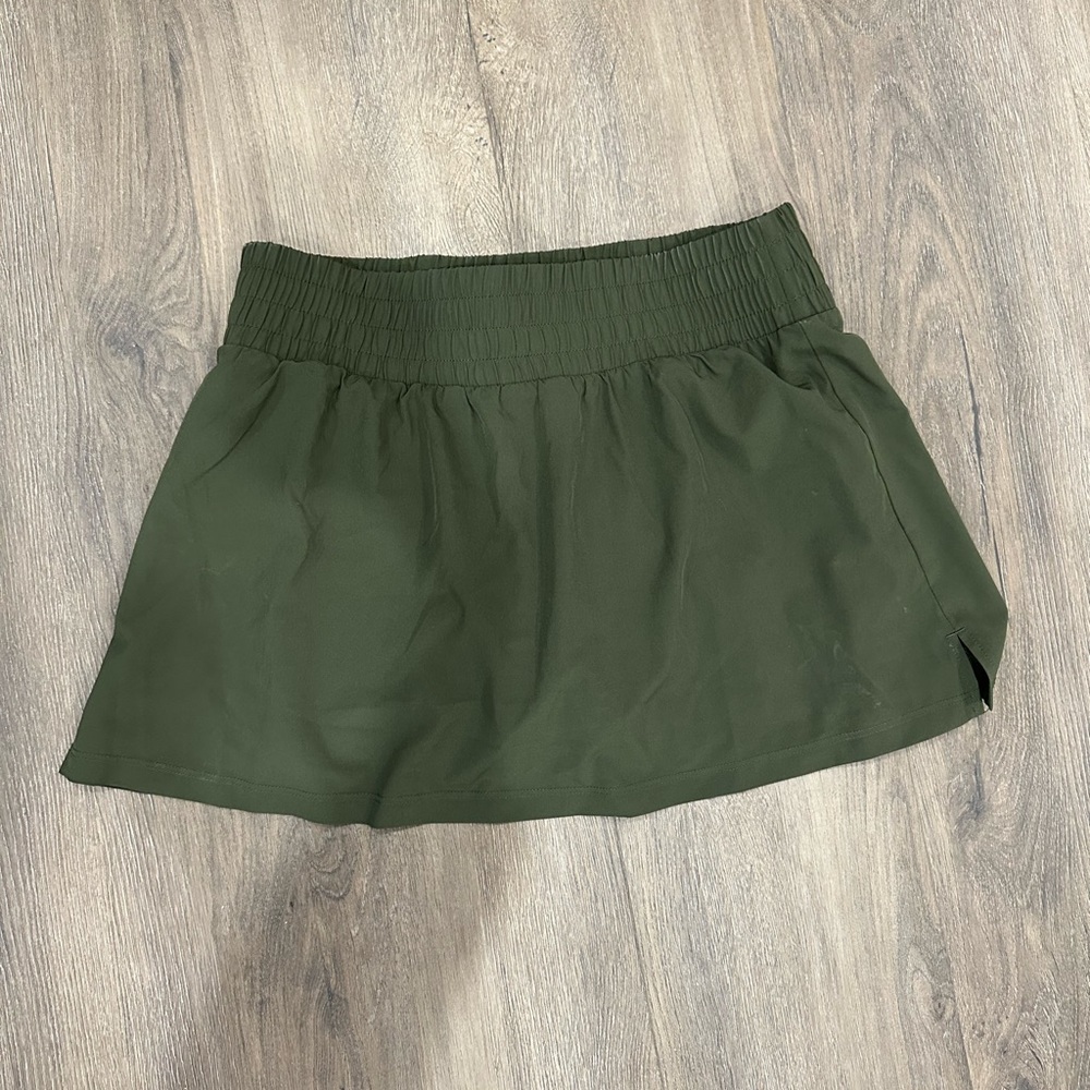 Gap tennis skirt with built in shorts